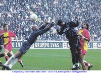 Campionato, 4 novembre 2001: Inter - Lecce 2-0, Kallon porta in vantaggio l'Inter